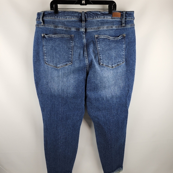 Judy Blue Hi Waist Skinny Fit Frayed Sharkbite Hem Blue Jean JB8842 Plus 24W - Picture 7 of 12